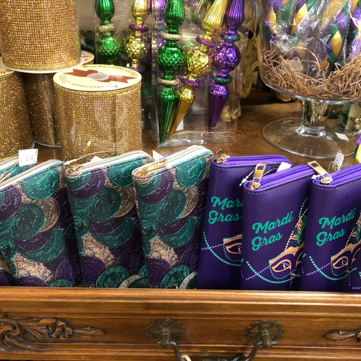 Mardi gras party favors in coin purses as Mardi Gras party ideas for adults
