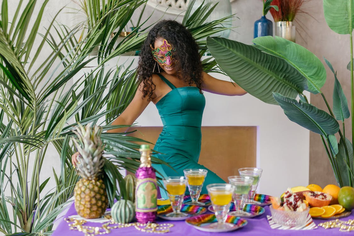 Mardi Gras party ideas for adults drinks and cocktails to serve in mardi gras colors