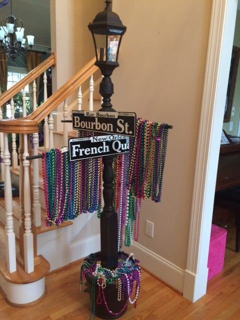 Mardi Gras party ideas for adults ; bead crafts area